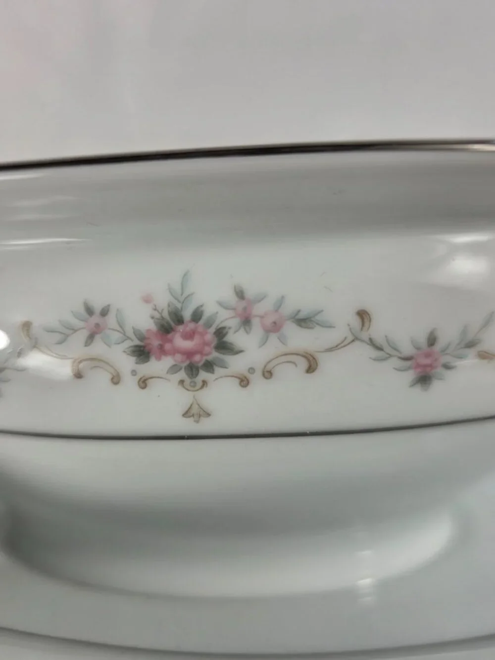 Noritake Fairmont Gravy Boat with Underplate White with Pink Roses & Green Dots